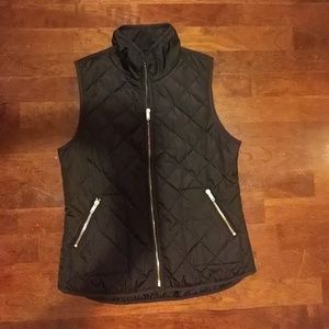 Old navy black quilted vest size xs